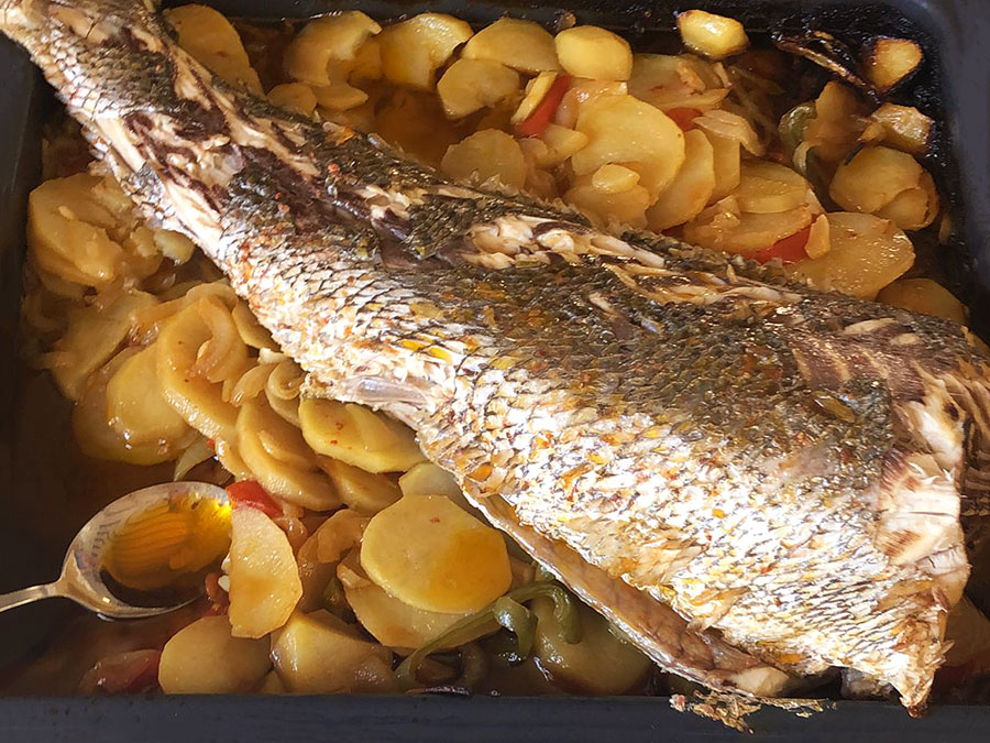 Corvina no Forno com Batatas