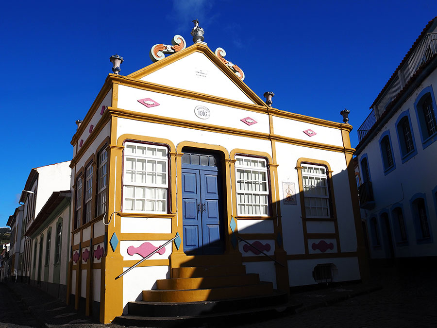 Impérios do Espírito Santo